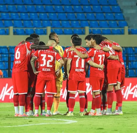 Kena 'Prank' Mistar dan VAR, Persijap Jepara Hancur Lebur 0-4 di Markas Bajul Ijo!