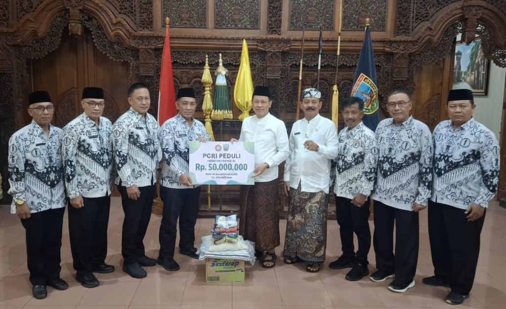PGRI Kudus Salurkan Bantuan Kemanusiaan Senilai Rp 50 Juta untuk Korban Banjir Kudus