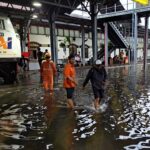 Jalur Kereta Api Pantura Terputus Akibat Banjir Pekalongan, KAI Putar Rute Lewat Jalur Selatan