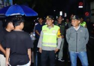 Bupati Kudus Turun Langsung Memastikan Keamanan Momen Pergantian Tahun Baru di Car Free Night (CFN) Alun-Alun Simpang Tujuh Kudus.