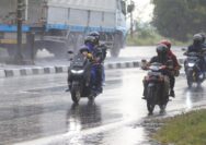 Update Cuaca Jateng: Hujan Lebat Diprediksi Guyur Wilayah Pantura Timur Hingga Sore Ini, Waspada Banjir Genangan