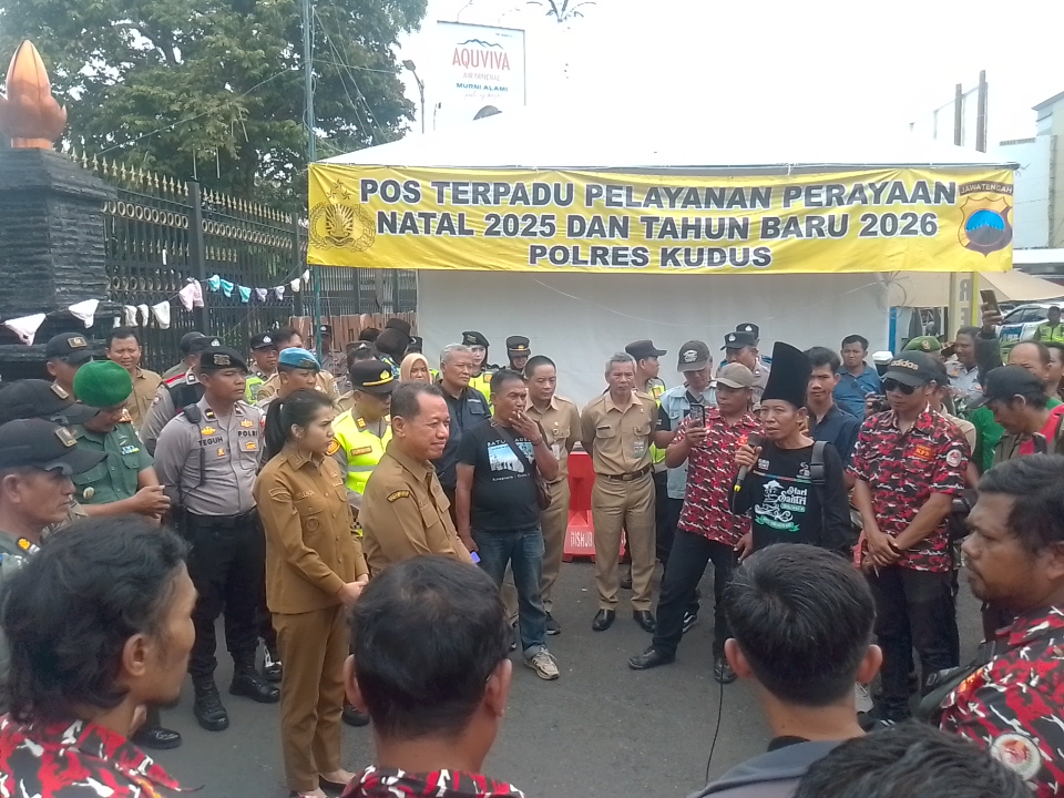Bupati Kudus Tanggapi Tuntutan Demo Terkait Tarian Erotis di Acara KONI Award