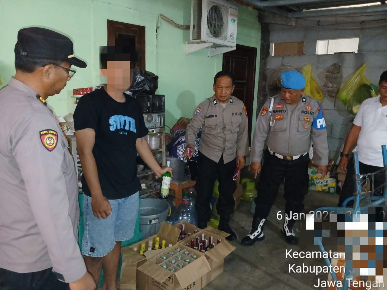 Respon Aduan Warga via 110, Polres Jepara Gerebek Penjual Miras Berkedok Toko Kelontong