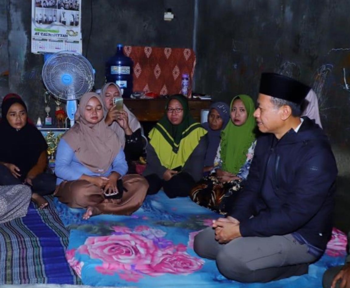 Bupati Kudus Kunjungi Rumah Keluarga Korban Balita Hilang Terseret Arus di Gondangmanis