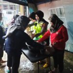 Sisi Humanis Polri: Polwan Polres Jepara Turun Tangan di Dapur Umum, Pastikan Gizi Pengungsi Terpenuhi