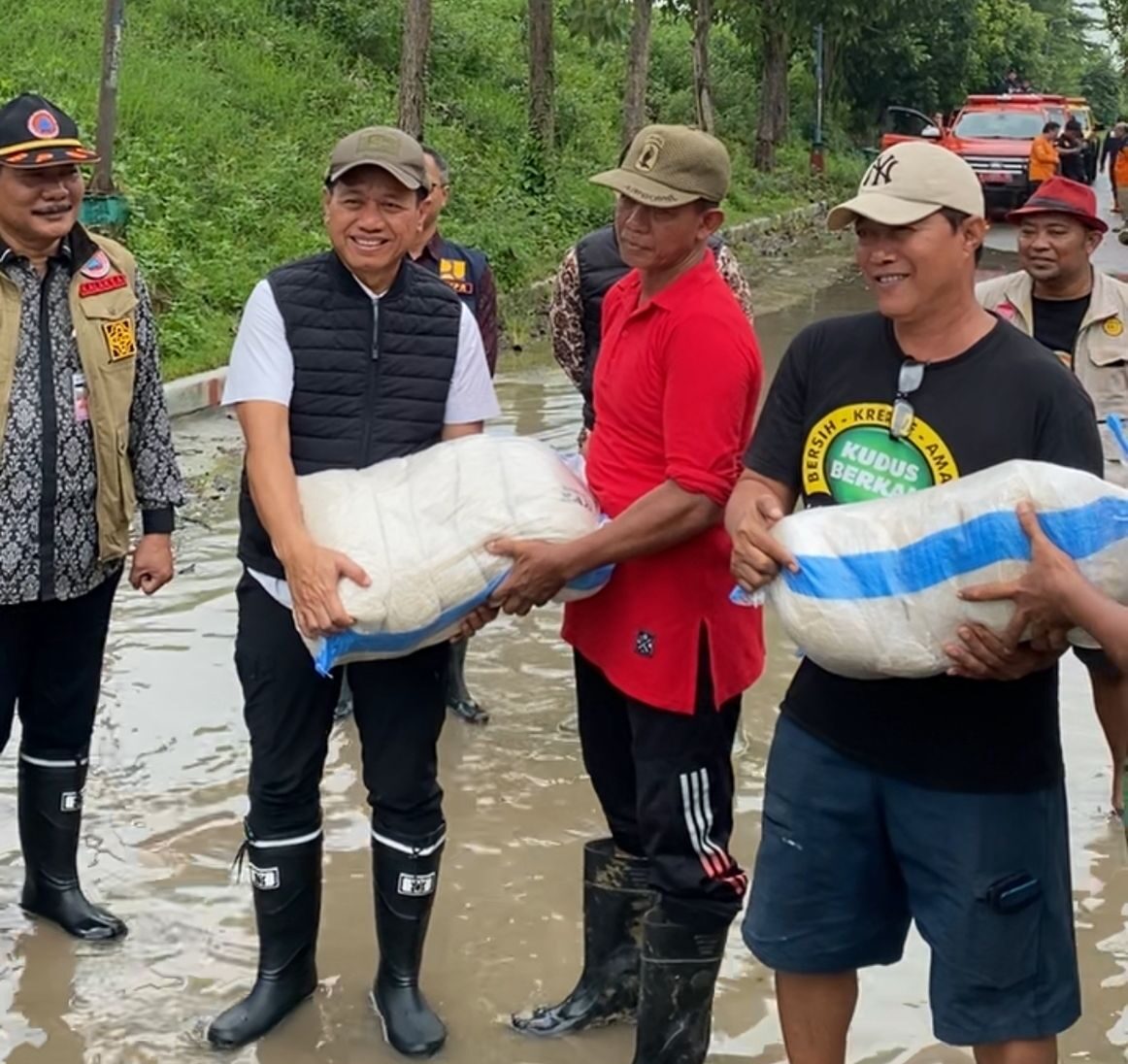Kudus Dikepung Banjir dan Longsor: Simpan Nomor Darurat Ini untuk Evakuasi Cepat!