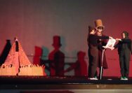 Sukses Hidupkan Auditorium, Mini Drama Berbahasa Inggris Ini Bikin Ratusan Pelajar Terpukau