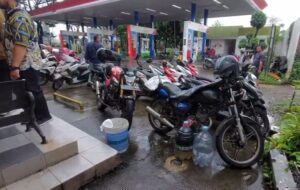 Geger! SPBU Bacin Kudus Diduga Jual BBM Campur Air, Puluhan Motor Mogok Massal