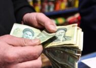 Krisis Iran Memanas: Rial Tumbang ke 1,4 Juta per Dollar AS, Teheran Dikepung Protes Massal