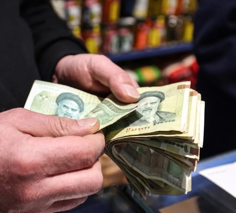 Krisis Iran Memanas: Rial Tumbang ke 1,4 Juta per Dollar AS, Teheran Dikepung Protes Massal