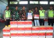 Kapolres Kudus Terjang Banjir: Salurkan Ratusan Paket Sembako hingga Siagakan Patroli