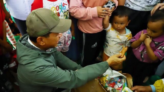 Bupati Kudus Tinjau Posko Pengungsian Loram Kulon, Pastikan Kebutuhan Warga Terdampak Banjir Terpenuhi
