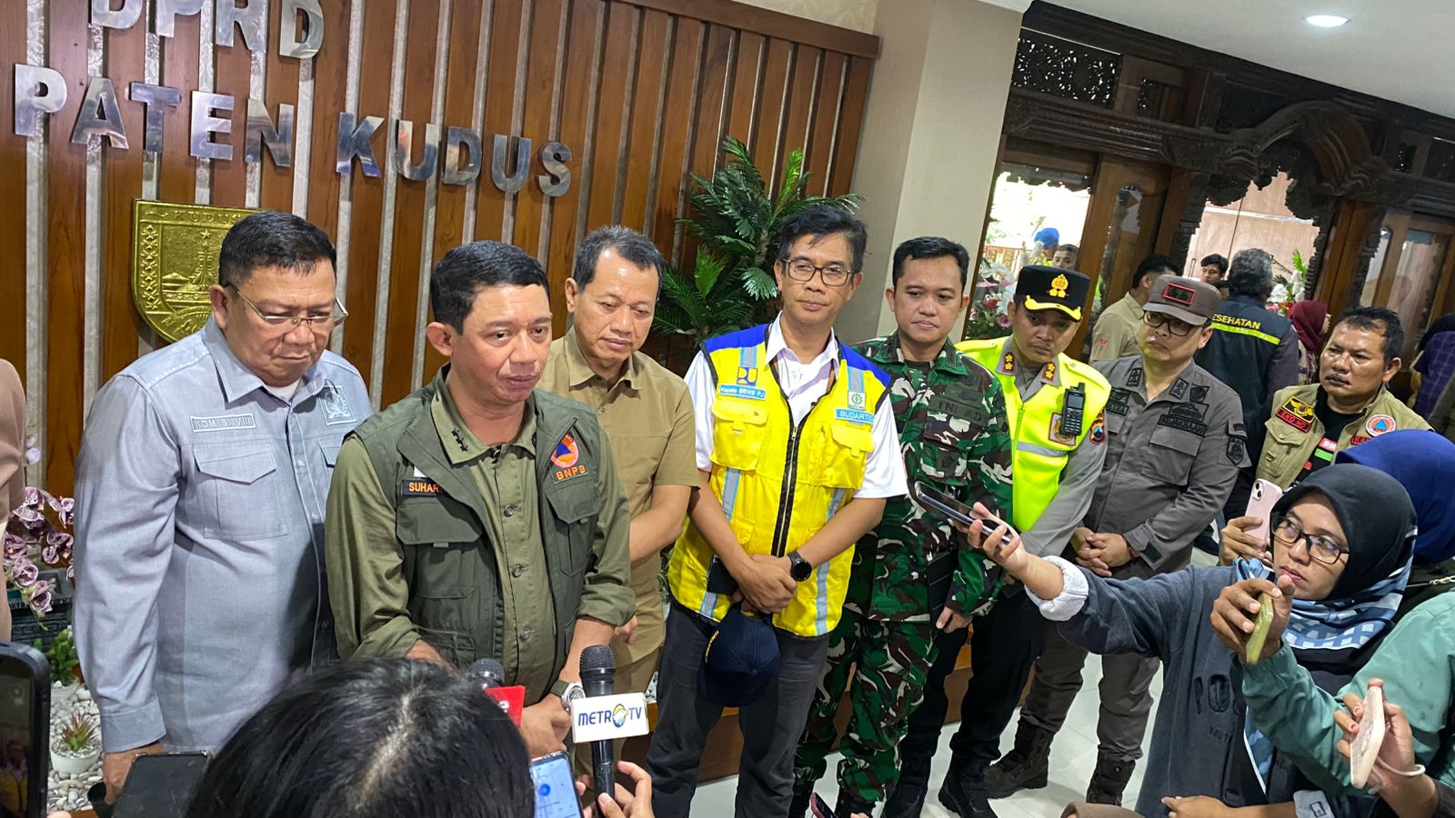 Bupati Kudus dan Kepala BNPB Tinjau Pengungsian, Fokus Cegah Banjir Susulan