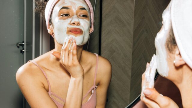 Jangan Tergiur Janji Instan, Cek Panduan Menggunakan Kosmetik Aman