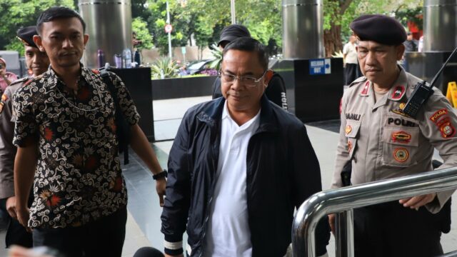 KPK Resmi Tahan Bupati Pati Sudewo dan 3 Kepala Desa atas Kasus Dugaan Pemerasan