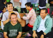 Kolaborasi Kemanusiaan, Terapis Tunanetra Berikan Relaksasi ke Pengungsi Banjir di Kudus