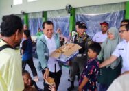 Tinjau Posko Banjir, Bupati Sam'ani Pastikan Pengungsi Terlayani dengan Baik