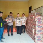 Polsek Sukolilo Gandeng CV Javatek Salurkan Sembako untuk Korban Banjir