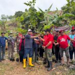 DPC PDIP Kudus Tanam Pohon hingga Tebar Benih Ikan sebagai Kado Ibu Megawati Soekarnoputri
