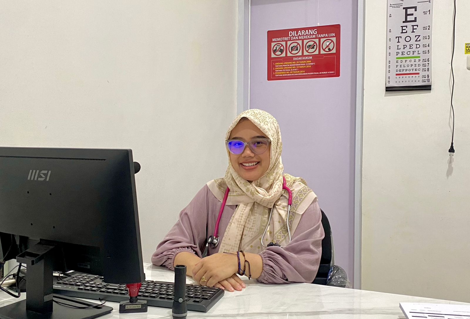 Tak Perlu Mahal, Dokter Cantik Ini Bagikan Tips Sehat Hadapi Musim Hujan Yang Perlu Kamu Ketahui