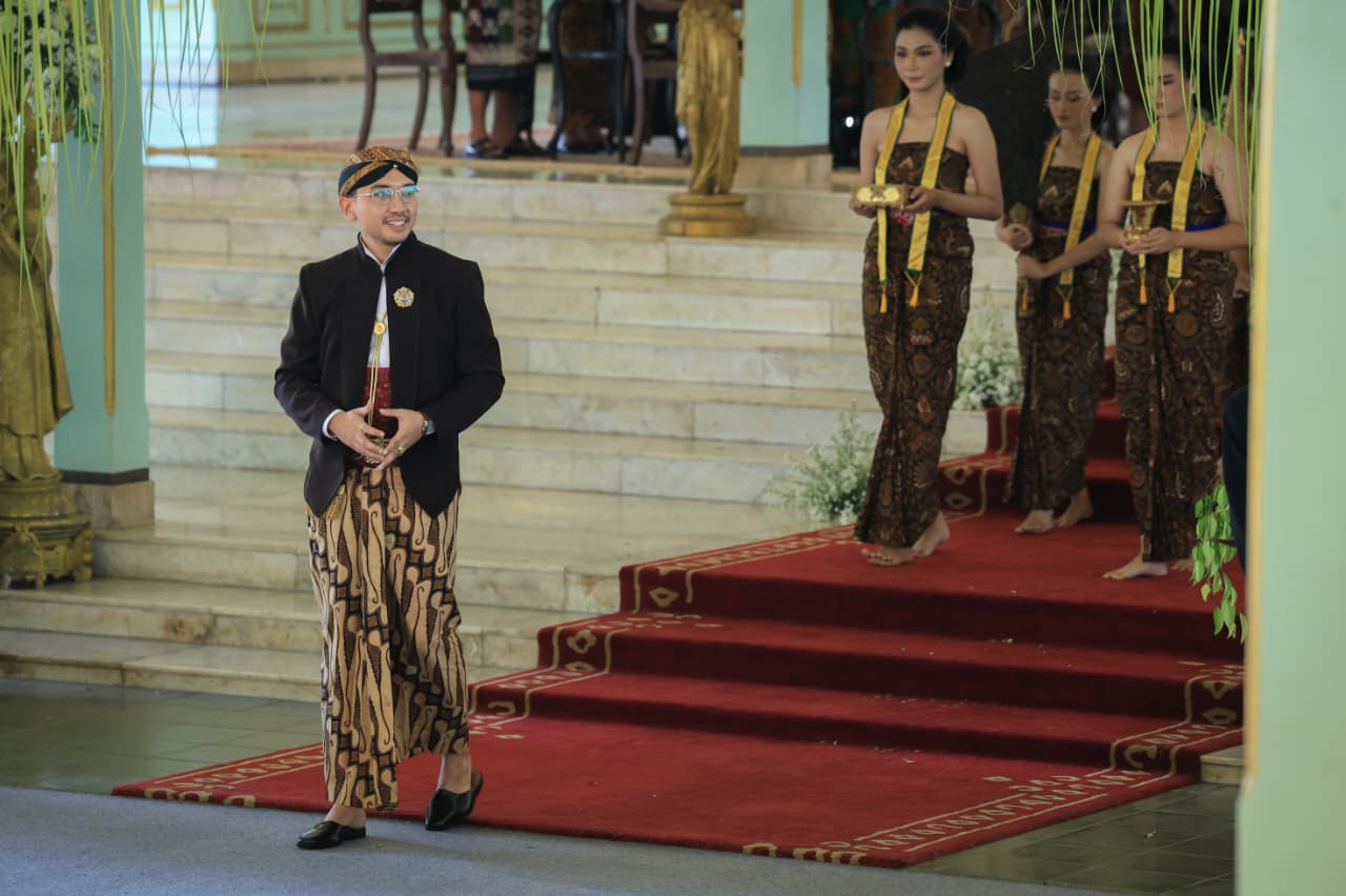 Khidmad dan Sakral, Upacara Adat Tingalan Jumenengan Tandai Empat Tahun Kepemimpinan Mangkunegara X