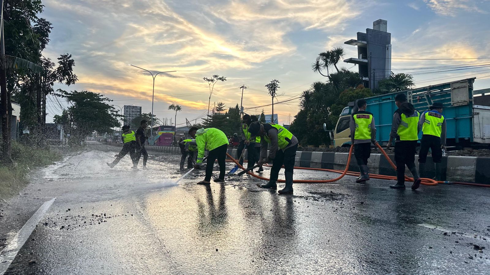 Viral Jalan Pantura Pati Lincin Sebabkan Rawan Kecelakaan