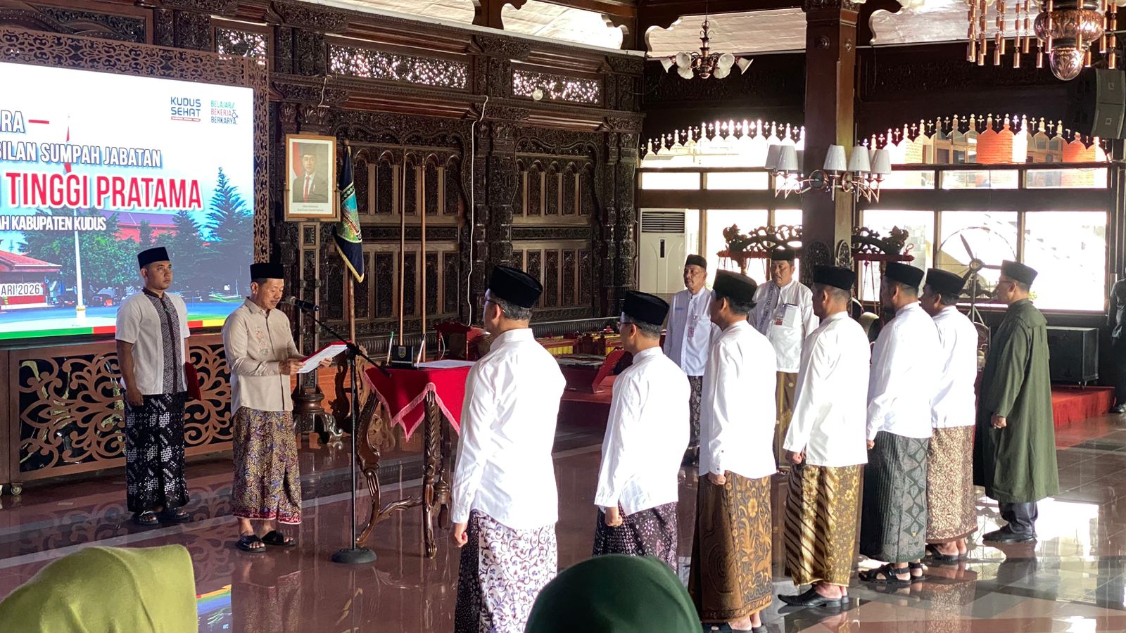 Pesan Tegas Bupati Kudus Saat Lantik Pejabat Tinggi: Layani Warga, Bukan Dilayani