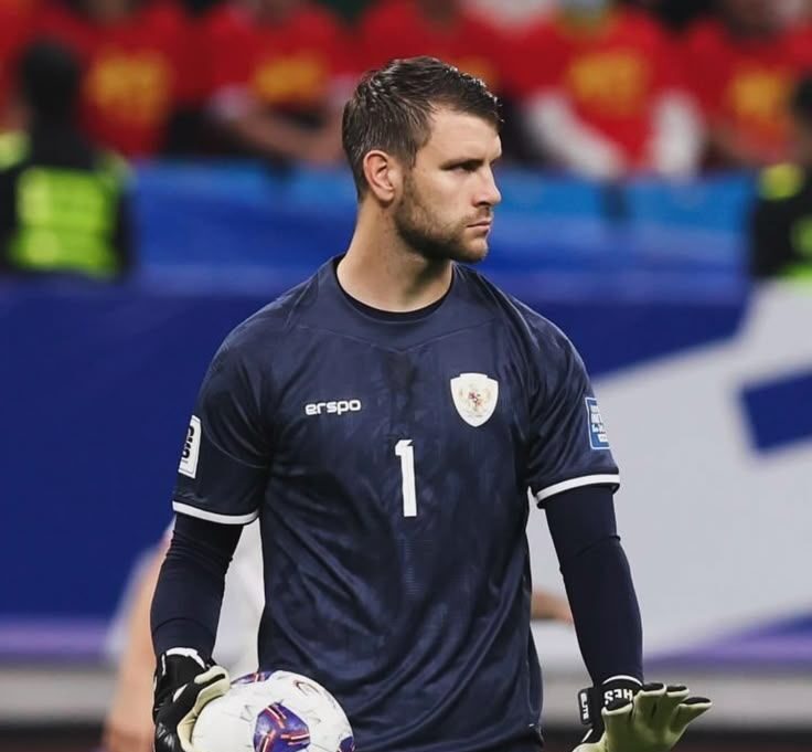 "Mudik" Mewah Sang Tembok Garuda: Ajax Amsterdam Rekrut Maarten Paes dengan Mahar Rp21 Miliar