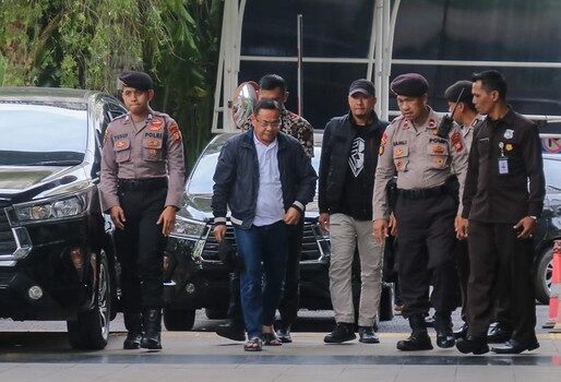 Tiba di Gedung KPK, Bupati Pati Sudewo Bungkam di Depan Awak Media