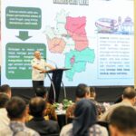 Jalan Rusak Sangat Mengganggu, Gubernur Instruksikan Perbaikan Infrastruktur Sebagai Prioritas
