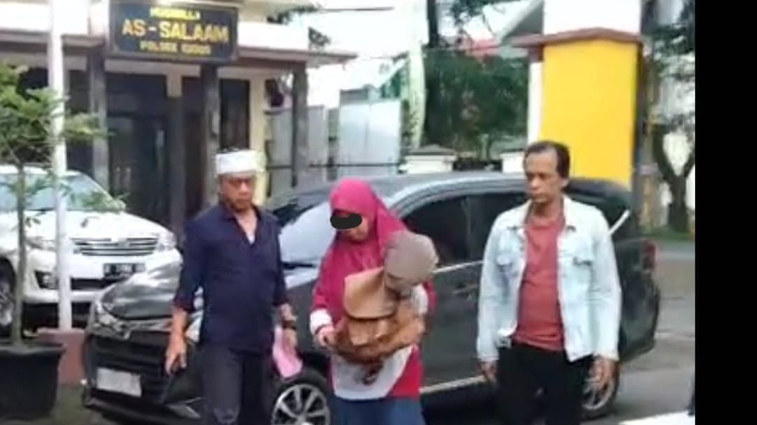 Gerak-Gerik Mencurigakan Ternyata Maling Motor Saat Sholat
