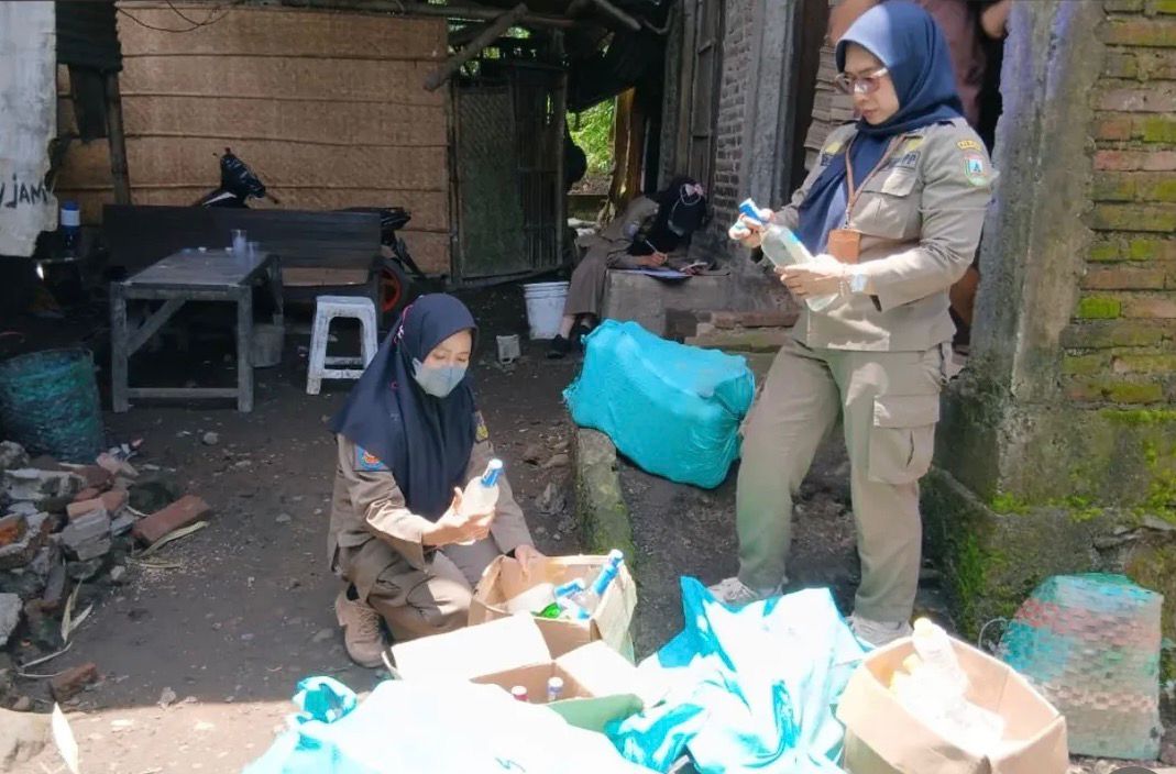 Awal Puasa Langsung Razia, 274 Botol Miras Diamankan di Jekulo
