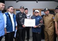 Mendikdasmen Resmikan 6 Kelas Darurat SMAN 2 Mereudeu Pidie Jaya Pascabanjir