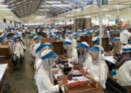 Hari Buruh: Kisah Ketangguhan Buruh Pabrik Kudus dalam Menopang Ekonomi Keluarga