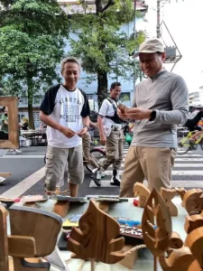 Dari Sisa Kayu Jati Jadi Rupiah, Zumi Art Gallery Pamerkan Kreativitas di CFD Kudus