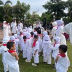 Belajar Haji Sejak Dini, Anak KB AT TAZKYA Praktik Langsung Rukun Islam Kelima di Alun-Alun Kudus
