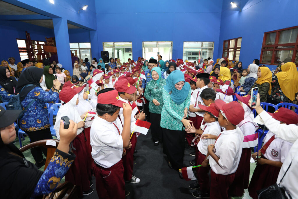 Tekan Inflasi Jateng 2026: Nawal Yasin dan BI Salurkan Budikdamber di Temanggung