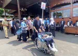 Kloter Perdana Meluncur, Doa untuk Kudus Mengiringi Keberangkatan Jemaah Haji