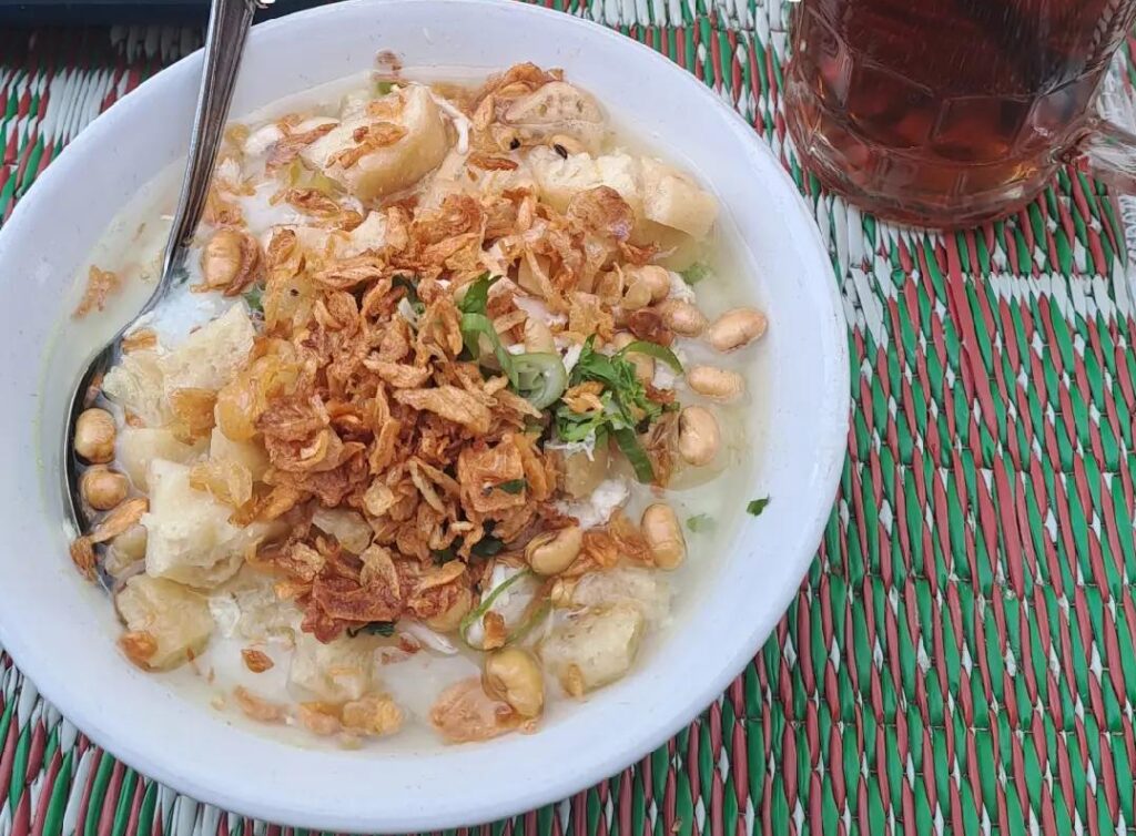 3 Rekomendasi Bubur Ayam di Kudus yang Wajib Dicoba untuk Memulai Hari