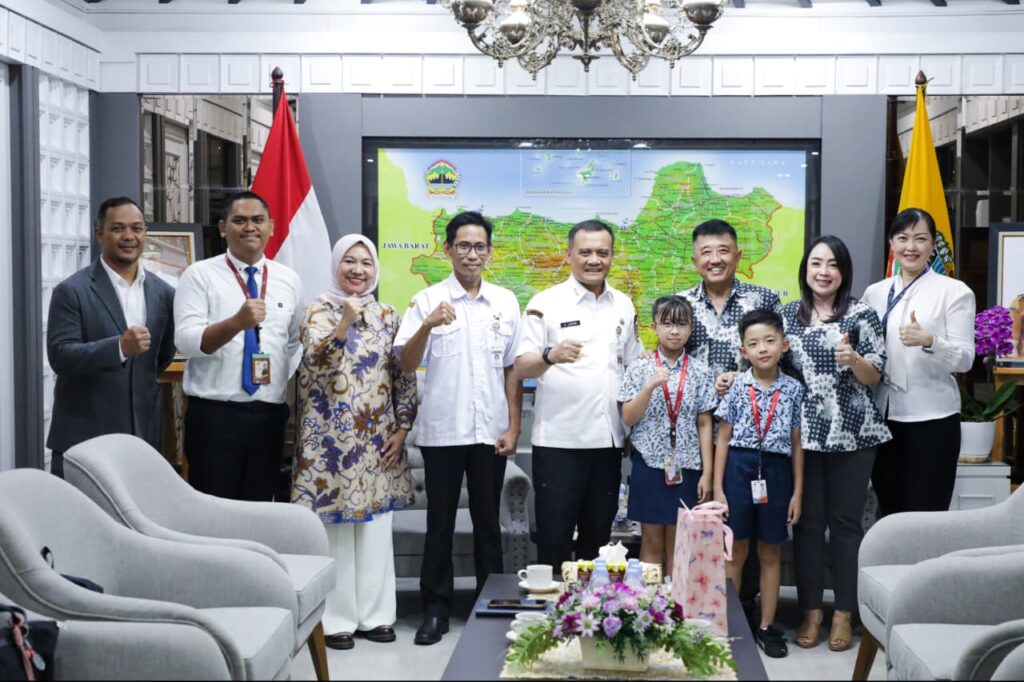 Albert & Aimee Ang: Dua Talenta Jateng Raih Emas di Olimpiade Matematika & Seni Internasional