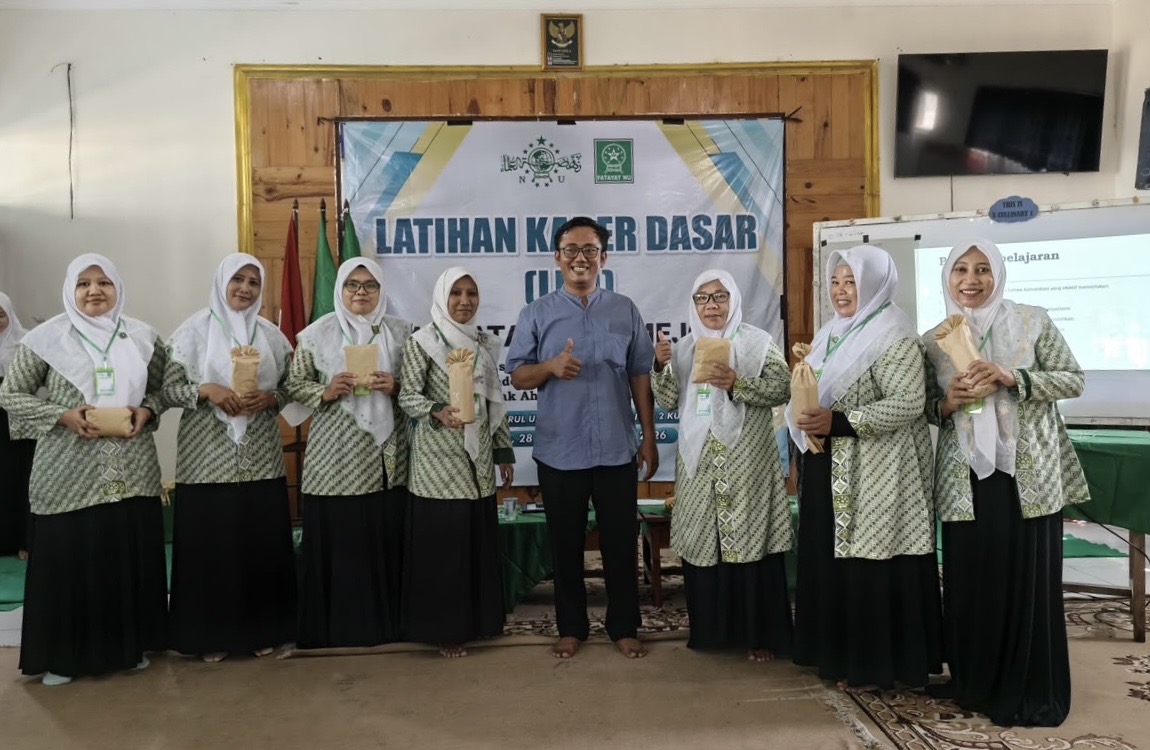 Agus Kurniawan Bekali Kader Fatayat Mejobo Strategi Membangun Komunikasi Organisasi