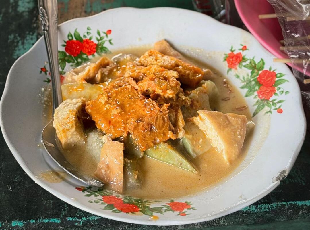 Mengapa Lentog Tanjung dan Soto Kerbau Selalu Jadi Rebutan?