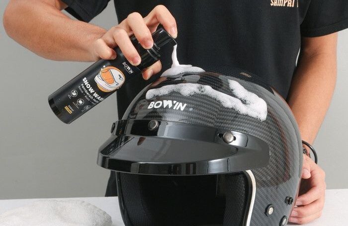 Cara Mudah Cuci Helm Sendiri di Rumah Agar Tetap Wangi Seminggu Penuh