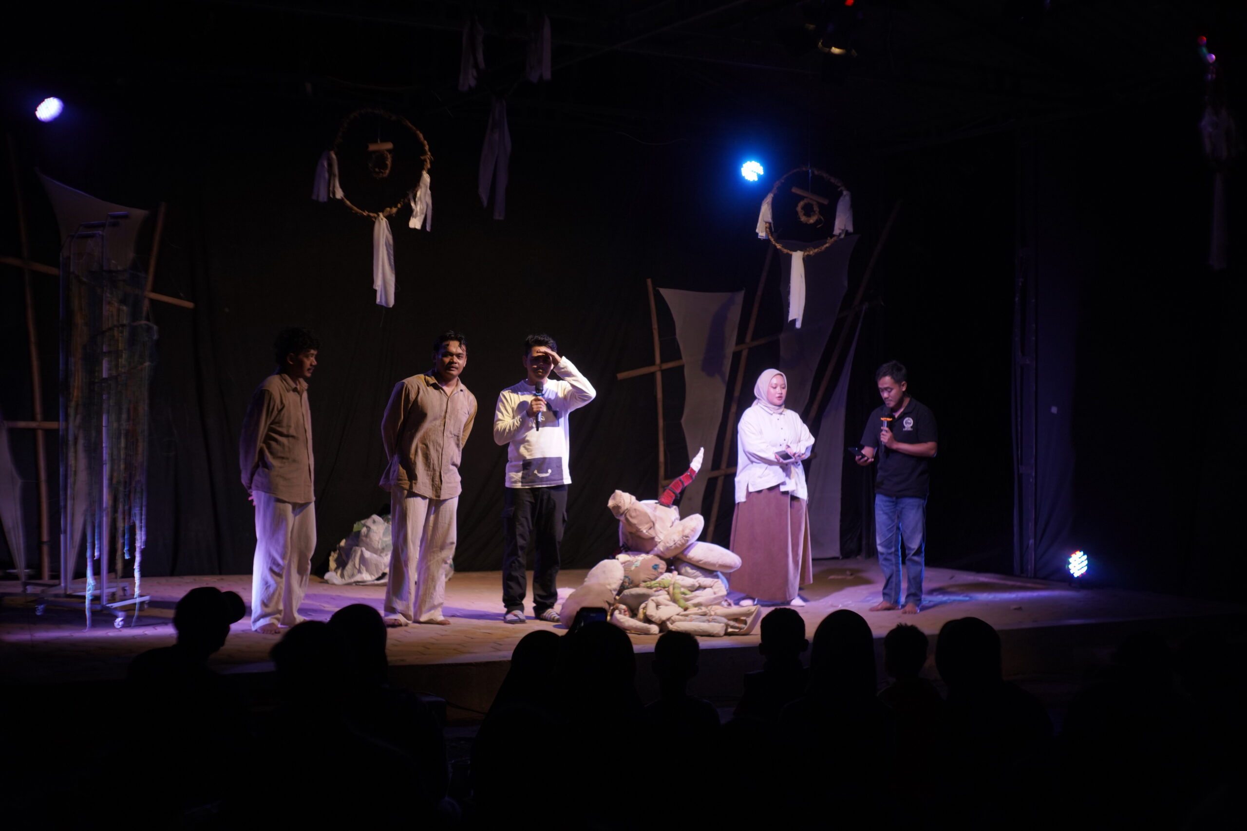 Tanpa Dialog, Teater Boneka Jala dan Jana Ajak Penonton Selami Mitos di Piji Wetan