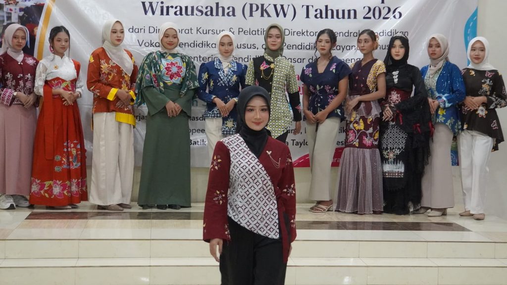Dekranasda Jepara Cetak Wirausaha Muda Baru Lewat Program PKW 2026, Peserta Dibekali Keterampilan dan Peralatan Usaha