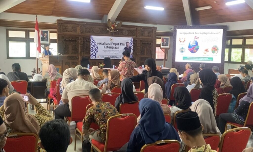 Sosialisasi Empat Pilar, Lestari Moerdijat Sebut Batik Kudus Ajarkan Keberagaman