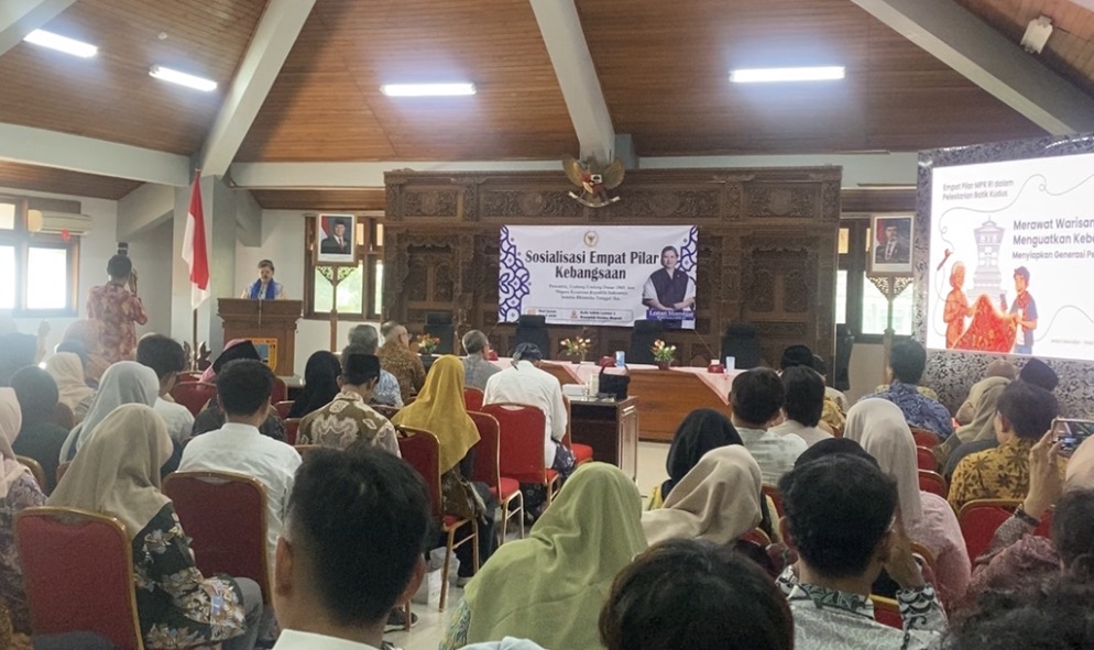 Sosialisasi Empat Pilar, Lestari Moerdijat Sebut Batik Kudus Ajarkan Keberagaman