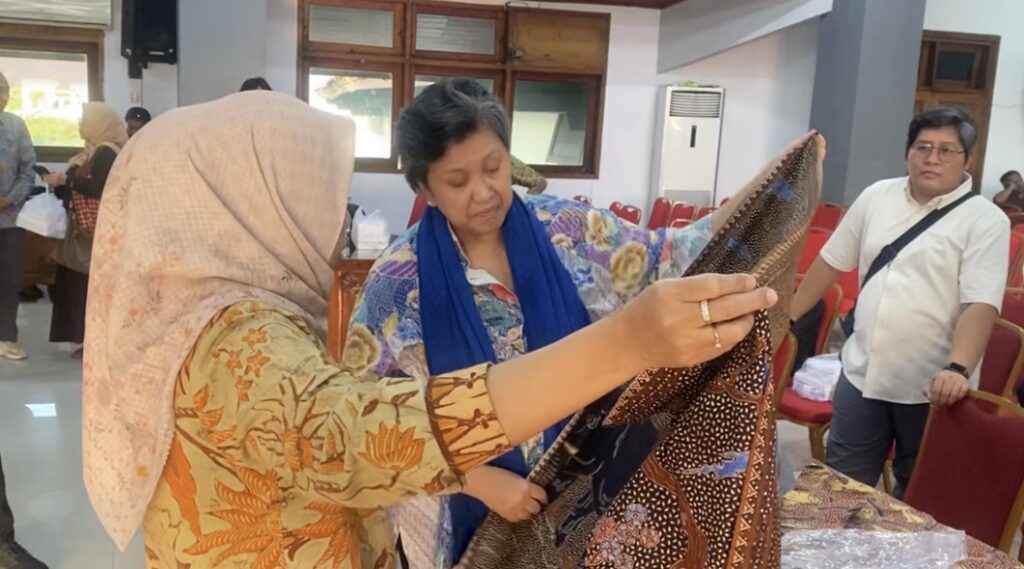 Sosialisasi Empat Pilar, Lestari Moerdijat Sebut Batik Kudus Ajarkan Keberagaman